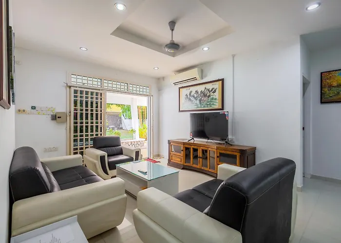 Seaside Private Bungalow, Tg Bungah
