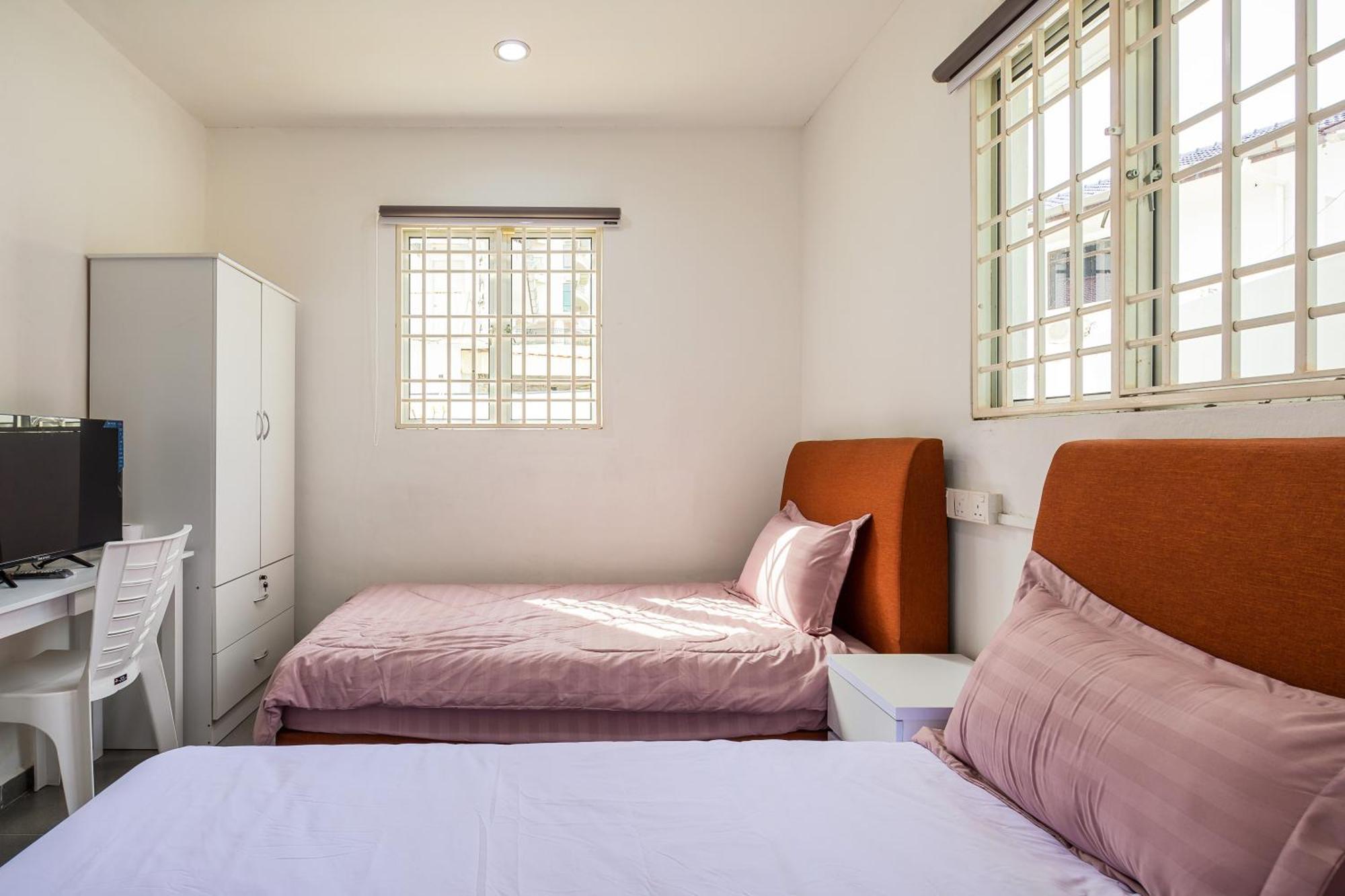 Seaside Private Bungalow, Tg Bungah Villa
