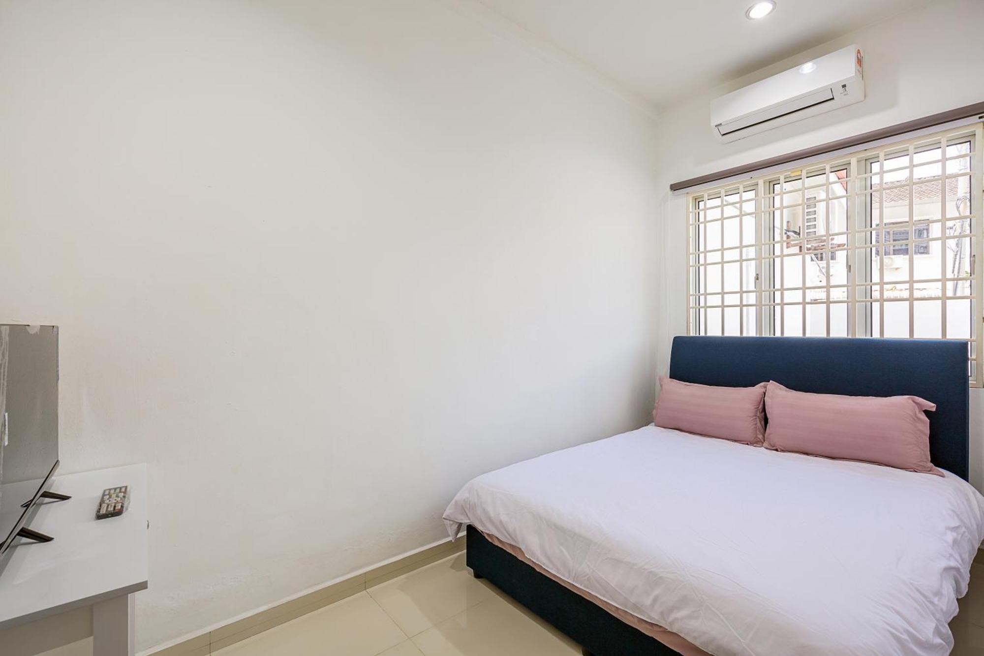 Seaside Private Bungalow, Tg Bungah *