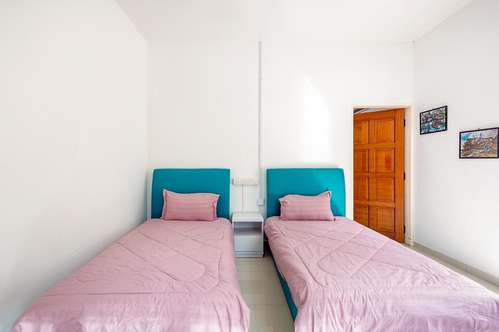Seaside Private Bungalow, Tg Bungah Villa *