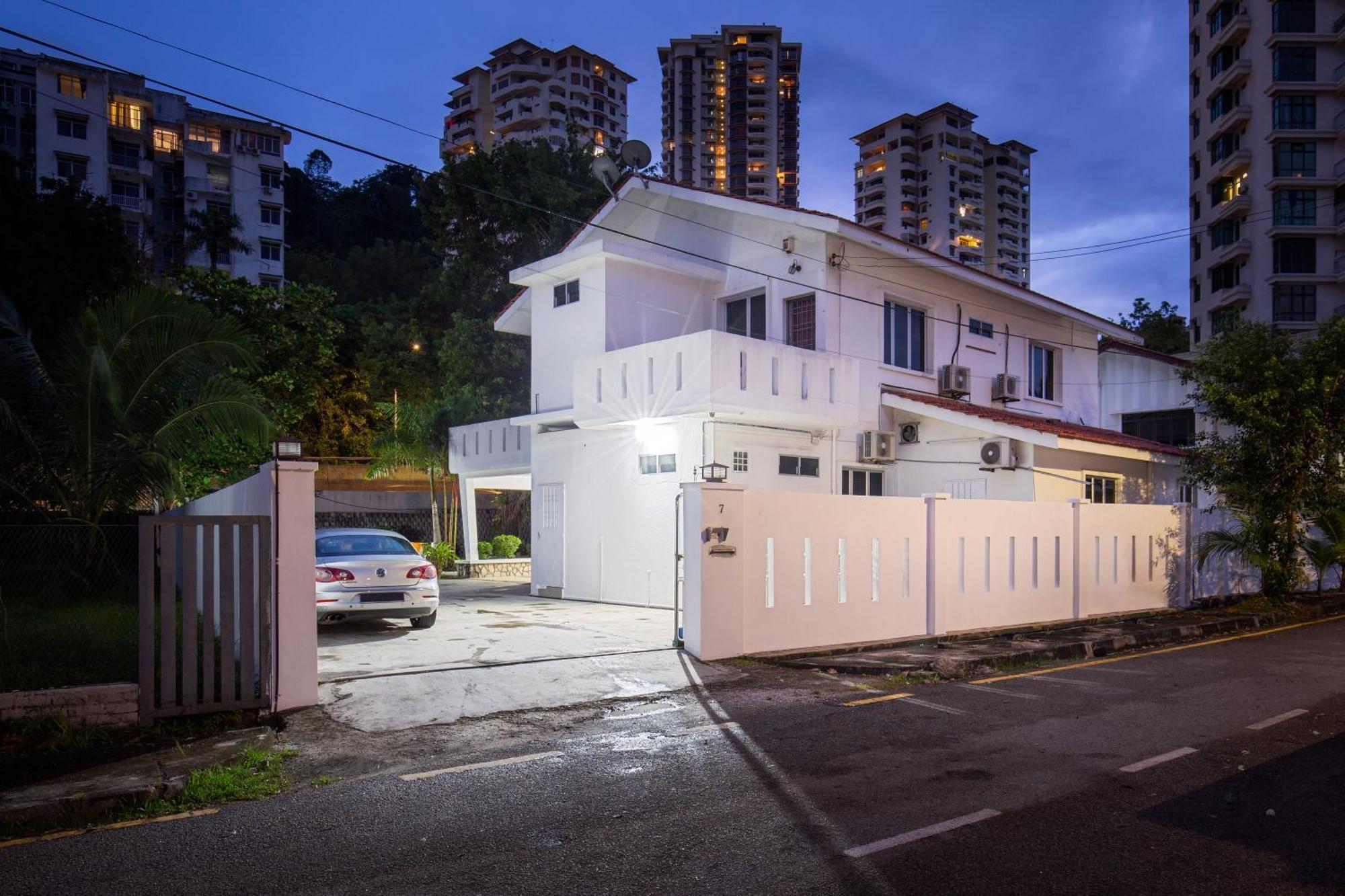 Seaside Private Bungalow, Tg Bungah