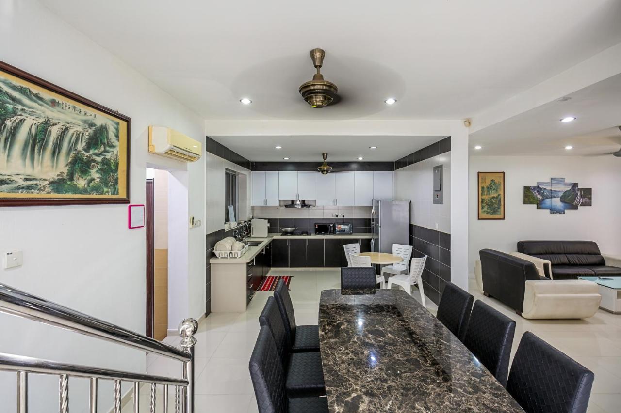 Seaside Private Bungalow, Tg Bungah Villa